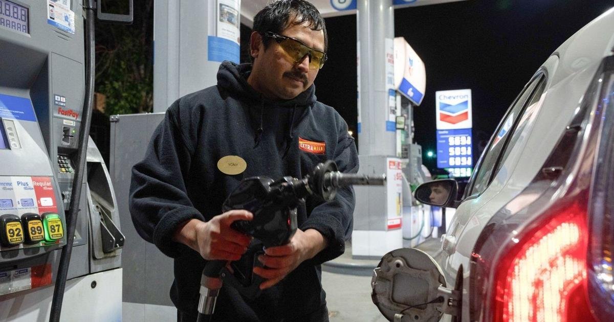 Oregon Democrats found a way to improve roads. Now their gas tax goes before voters as prices soar