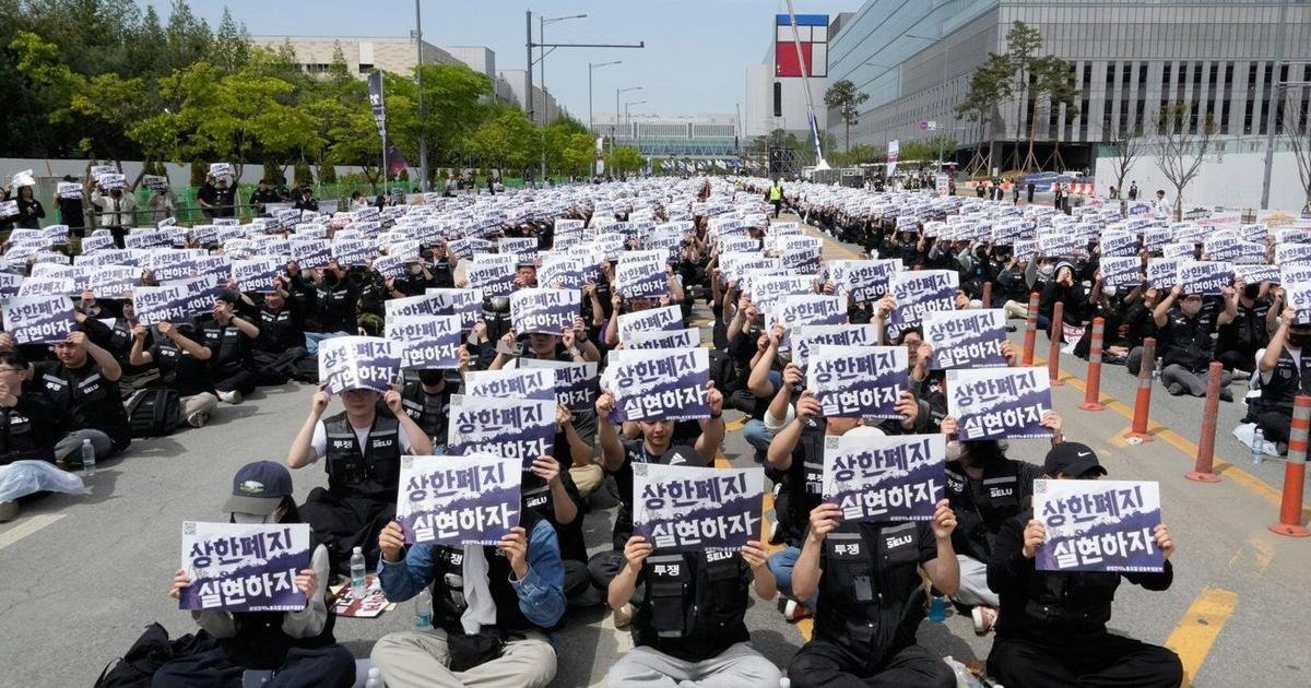 Samsung faces strike after pay talks with union fall apart