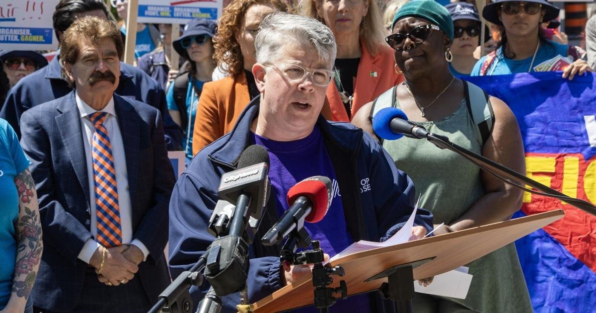Ontario community and social service workers go on strike
