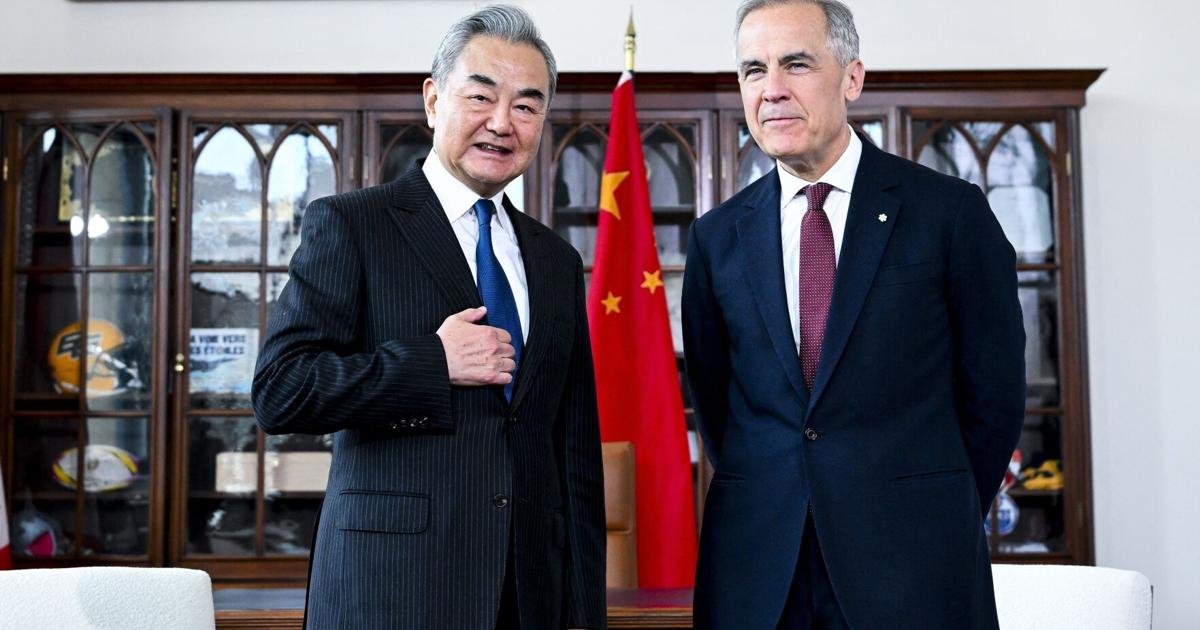 Top Chinese diplomat hints at more trade in visit to Canada