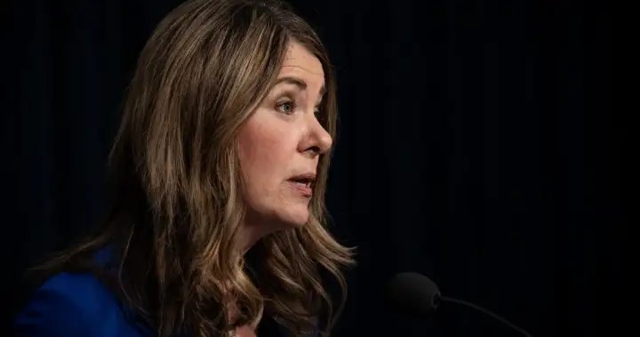 Danielle Smith says NDP should have warned her of Alberta voter list privacy leak