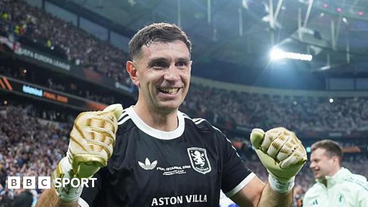 Aston Villa win Europa League: Emi Martinez plays despite breaking finger