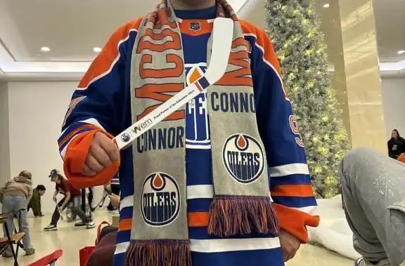 Canadians cheering on Canadiens in Stanley Cup bid