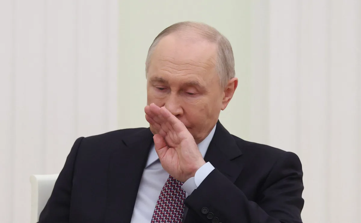 Russian debt defaults are surging, with a quarter of the bond market at risk, while Putin hides in bunkers fixated on his war instead of the economy
