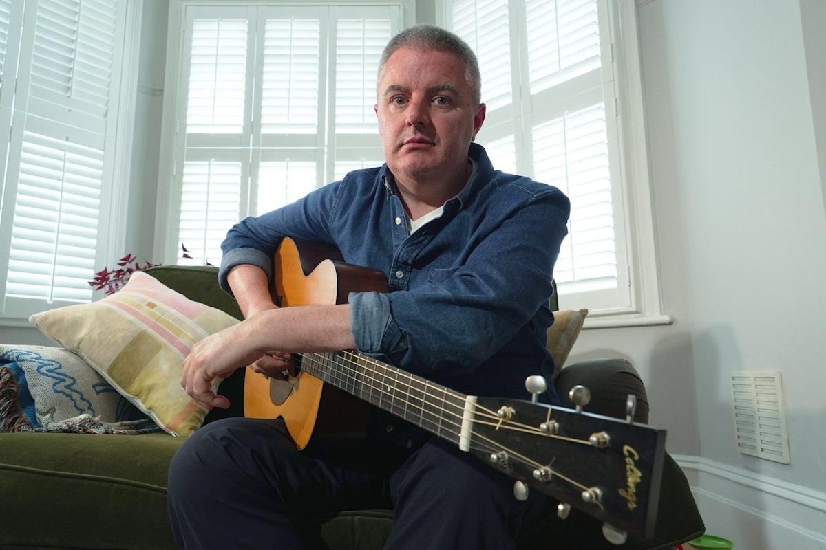 AI helped a musician with Parkinson’s finish his new album when he could no longer play guitar