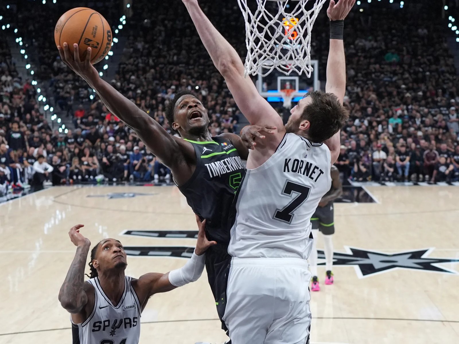 Timberwolves win, tie playoff series after Spurs’ Wembanyama ejected | Basketball