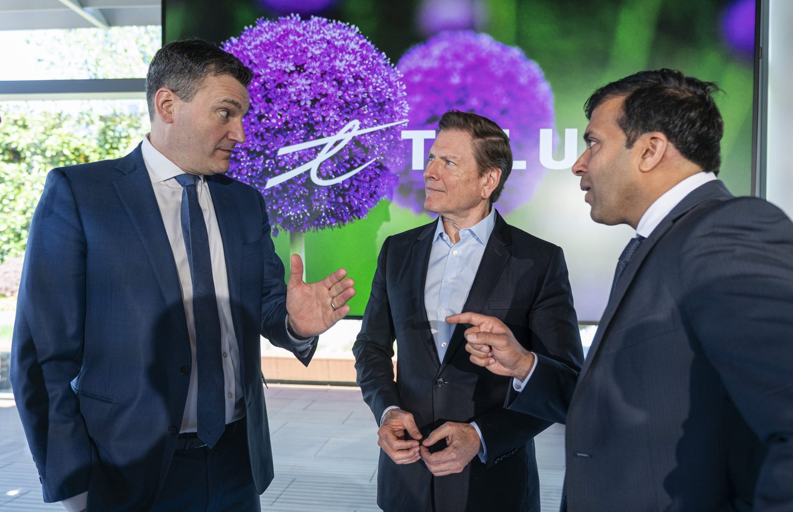 Ottawa taps TELUS to help build sovereign AI computing power