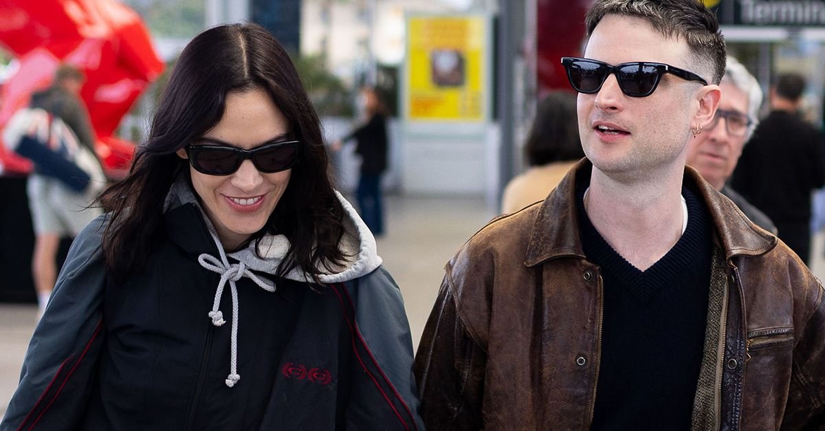 Alexa Chung Wore the Only Jeans I Recommend Flying In to the Airport