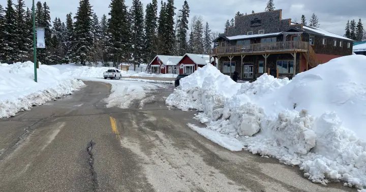 Snow nearly gone as Waskesiu businesses gear up May long weekend – Saskatoon