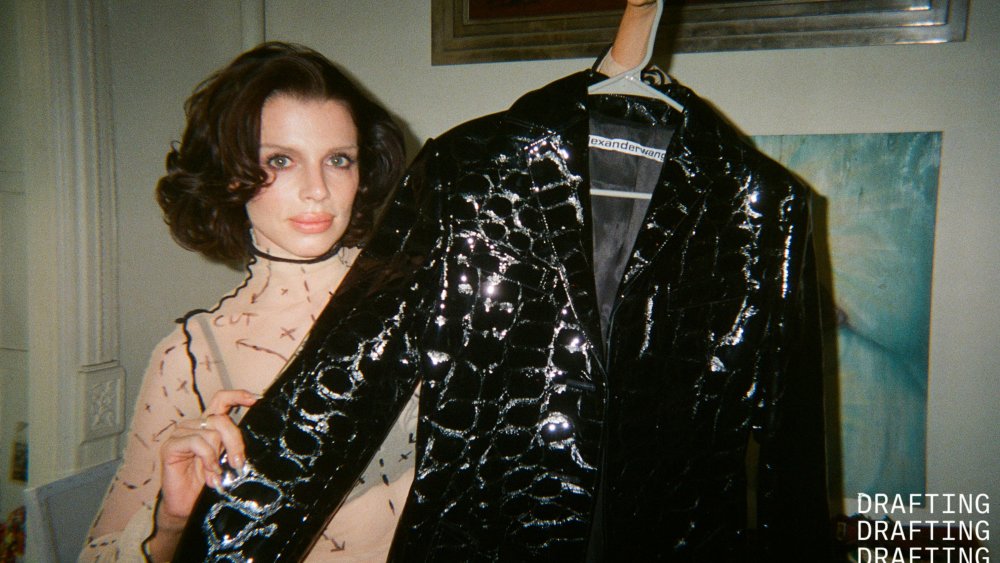 Julia Fox Talks Stoop Sale, Plastic Surgery, Looksmaxxing and Shoplifting
