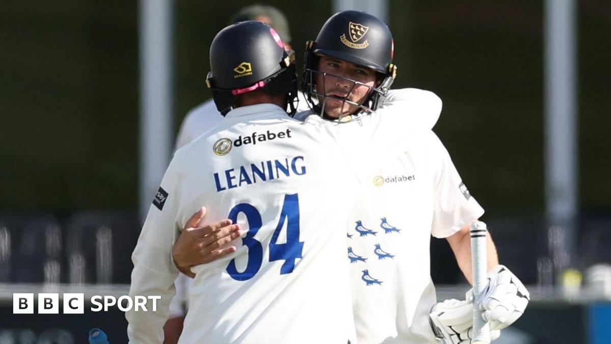 County Championship: Sussex beat Leicestershire by seven wickets
