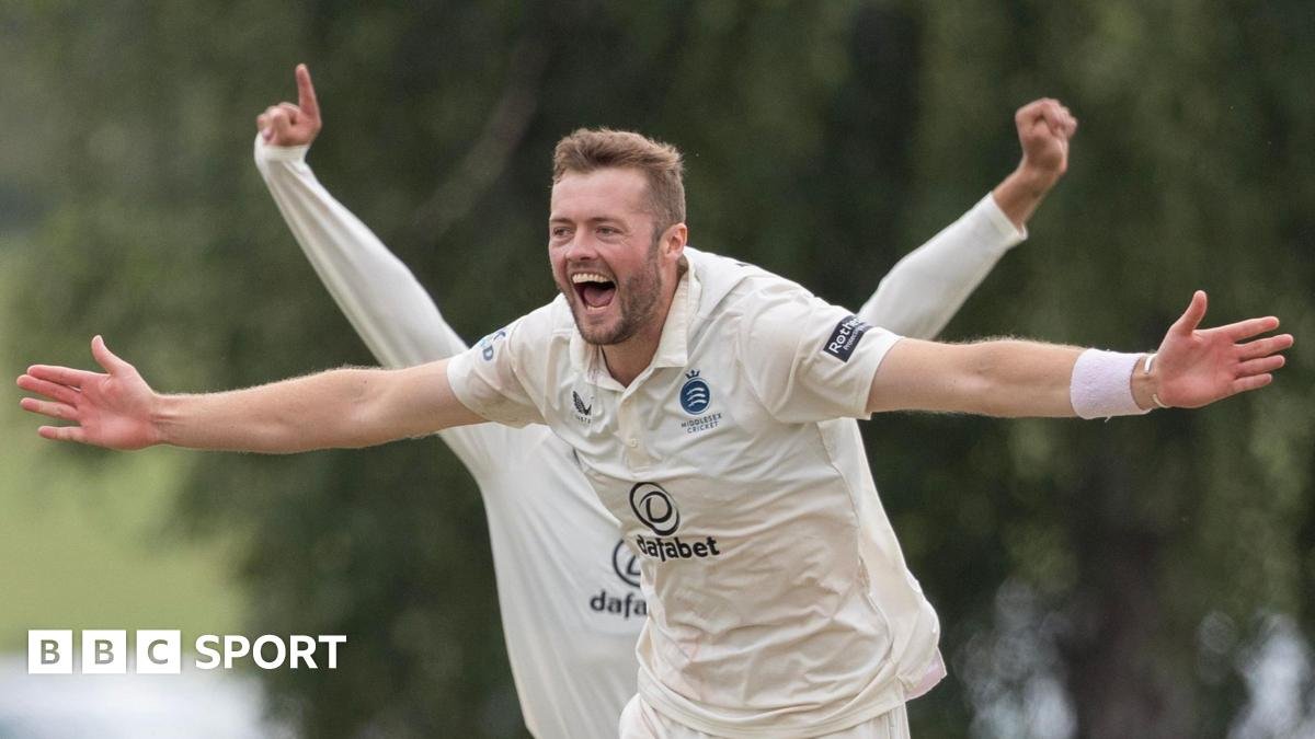 Tom Helm: Leicestershire sign Middlesex seamer on 14-day loan