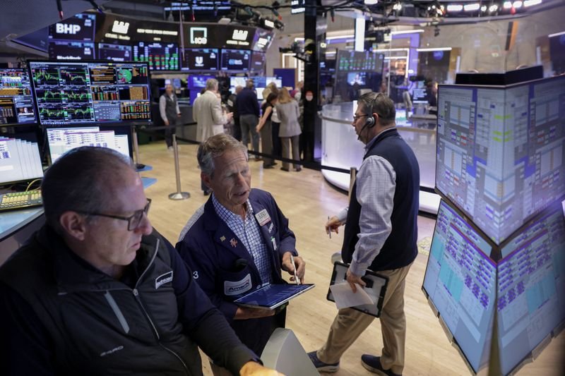 Global equity fund investors halt eight-week buying streak as bond yields rise