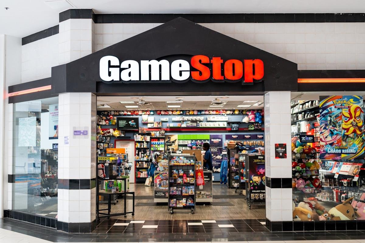 Why GameStop’s bid for eBay echoes one of the worst business deals of all time