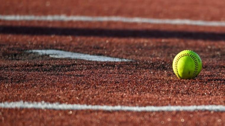 Live results and scores from Louisiana’s LHSAA Non-Select Division I softball championship: Live Oak vs. Hahnville
