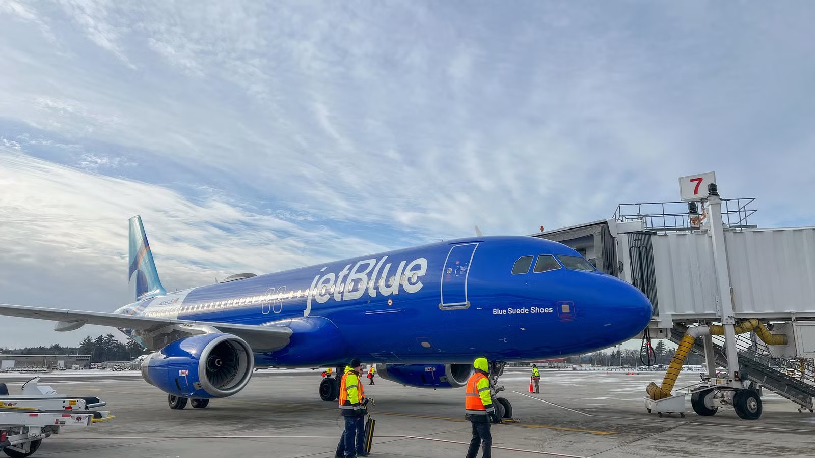 “Capacity Crisis”: JetBlue To Exit Manchester-Boston Regional Airport This Summer
