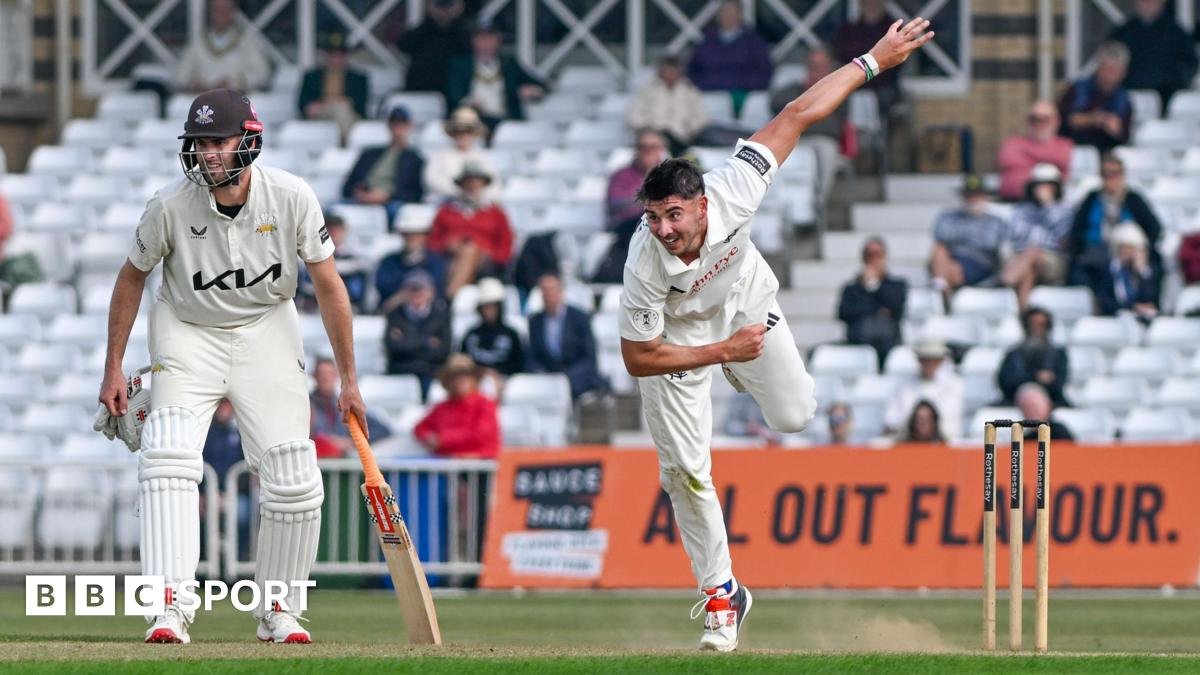 County Championship: Notts have upper hand against Surrey