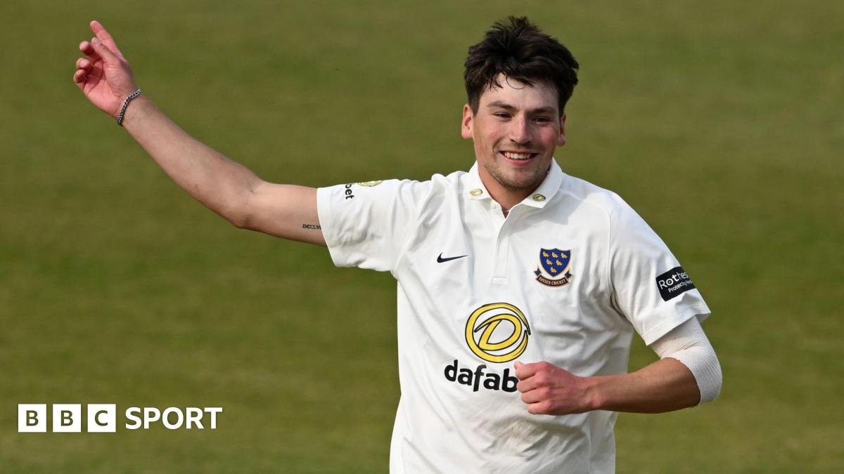 Henry Crocombe and Mitchell Stanley lead young England Lions pace picks