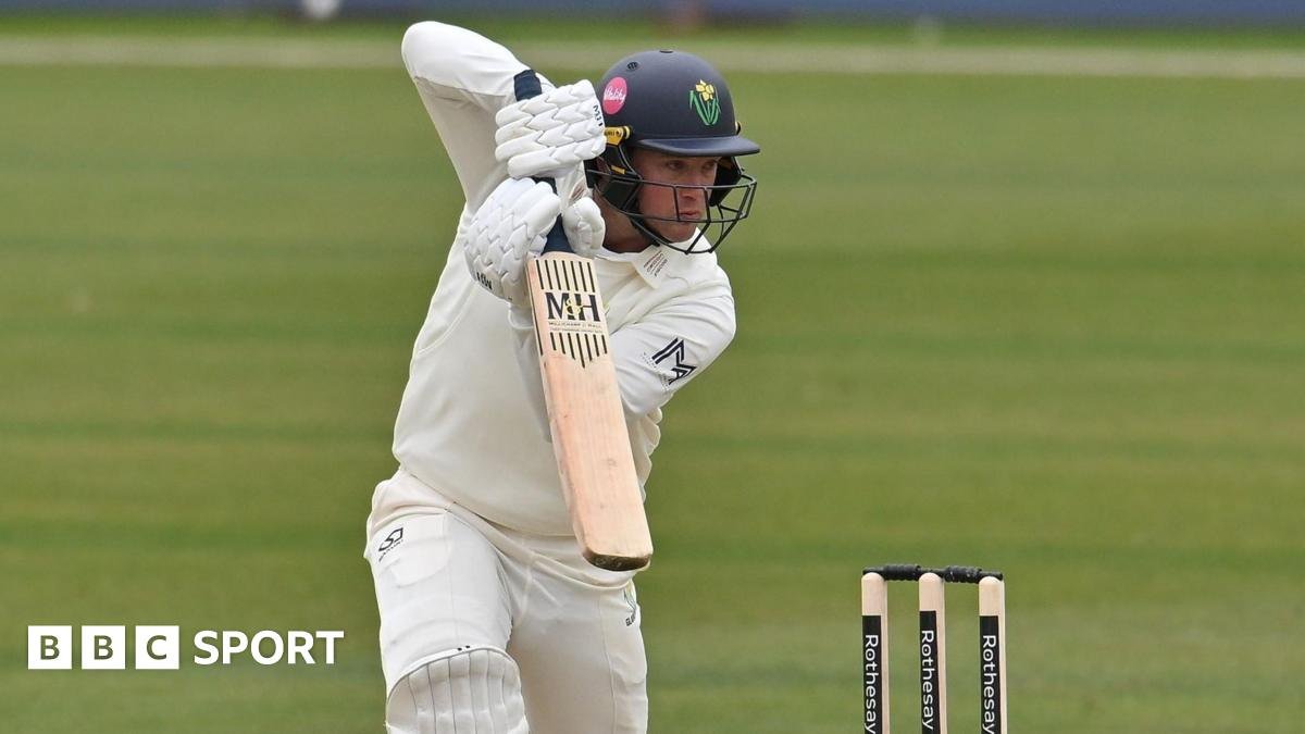 County Championship: Glamorgan scent final day win over Warwicks