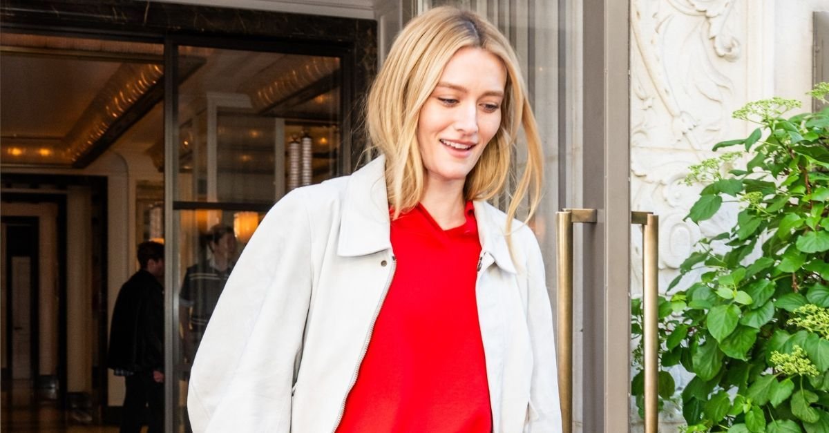 Sarah Pidgeon Nailed Transitional Dressing With This Knit