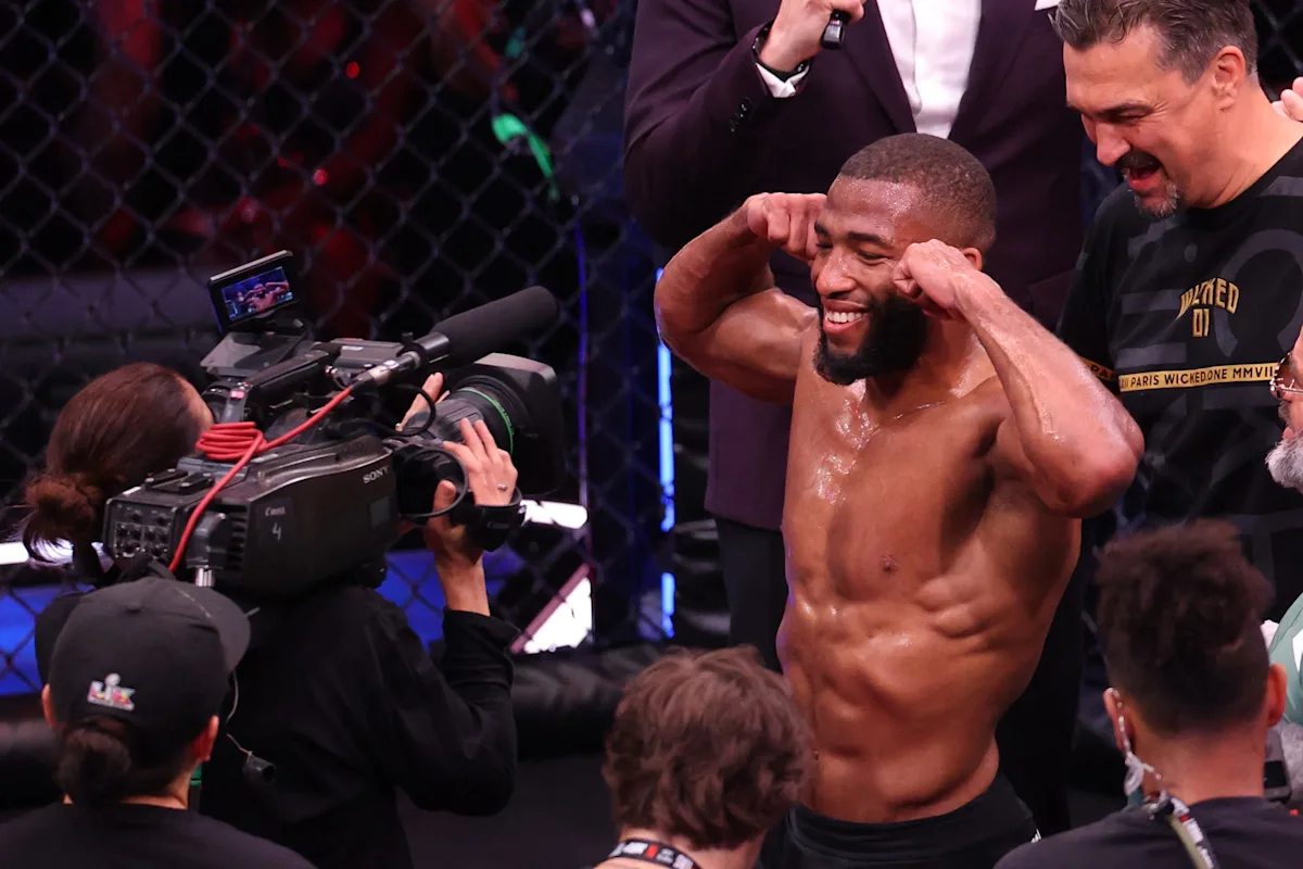 Rousey vs. Carano video: Salahdine Parnasse blasts Kenny Cross for TKO
