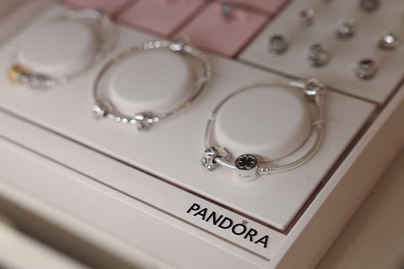 Pandora says weak sentiment among lower-income consumers hurts US sales