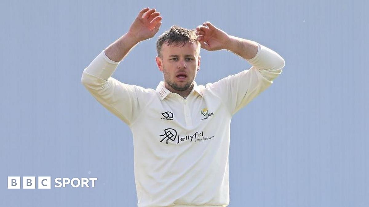 County Championship: Glamorgan seal innings win over Hampshire