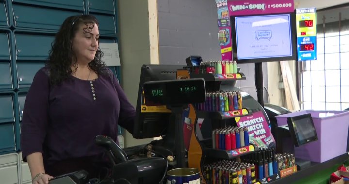 ‘Call his bluff’: Chilliwack cashier challenges attempted armed robber – BC