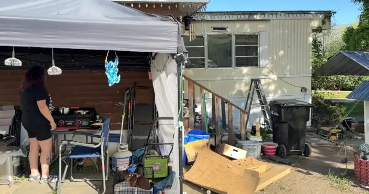 Concerns grow for Vernon residents with no power as weather heats up – Okanagan