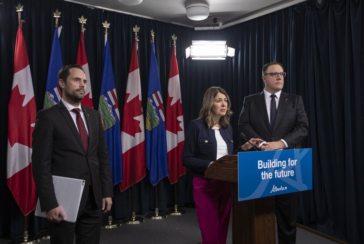 Alberta’s Smith set to shuffle cabinet, high-profile ministries in play