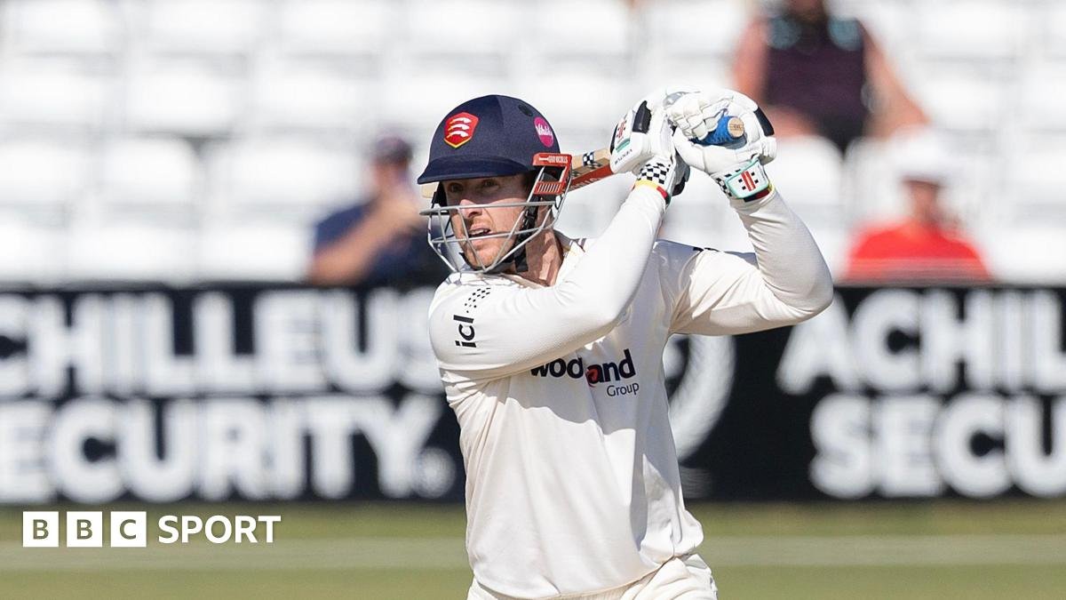 County Championship: Simon Harmer and Jamie Porter help Essex to parity with Hampshire