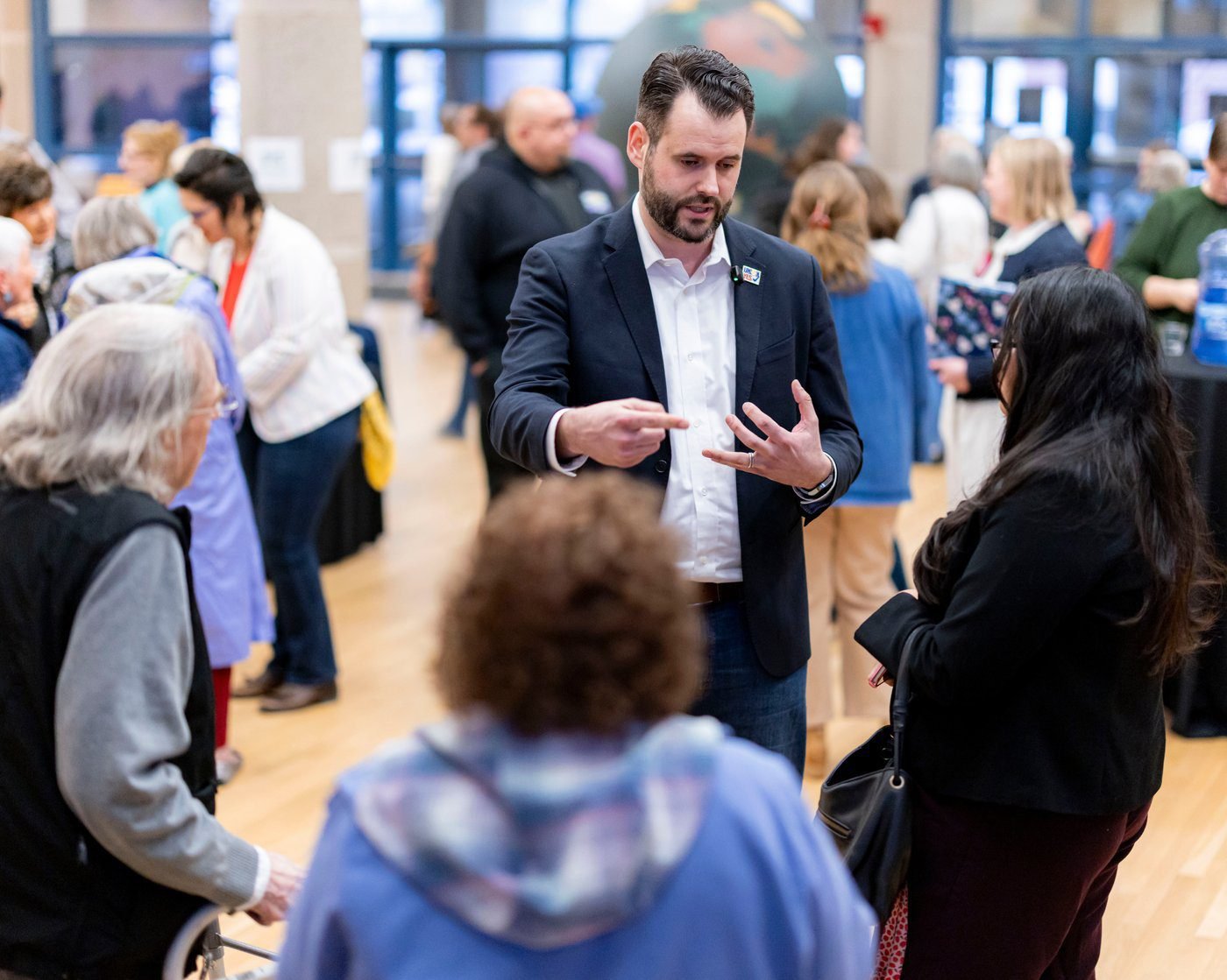 Democrats look for a foothold in Iowa as Vance visits to boost Republicans