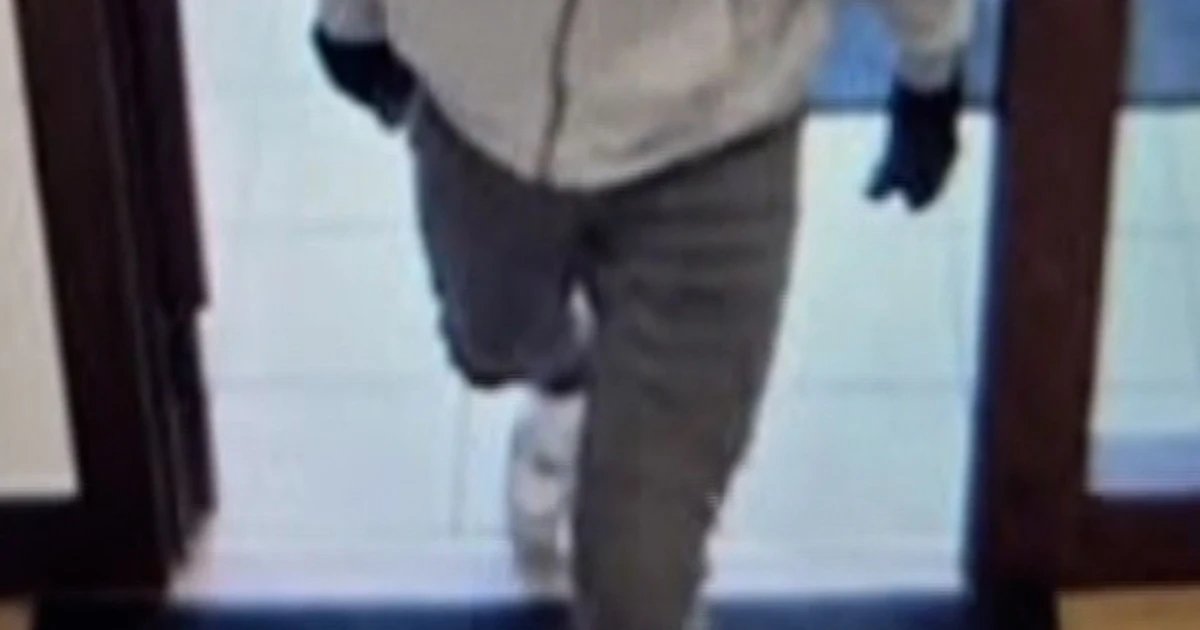 Search underway for Kentucky bank robbery suspect