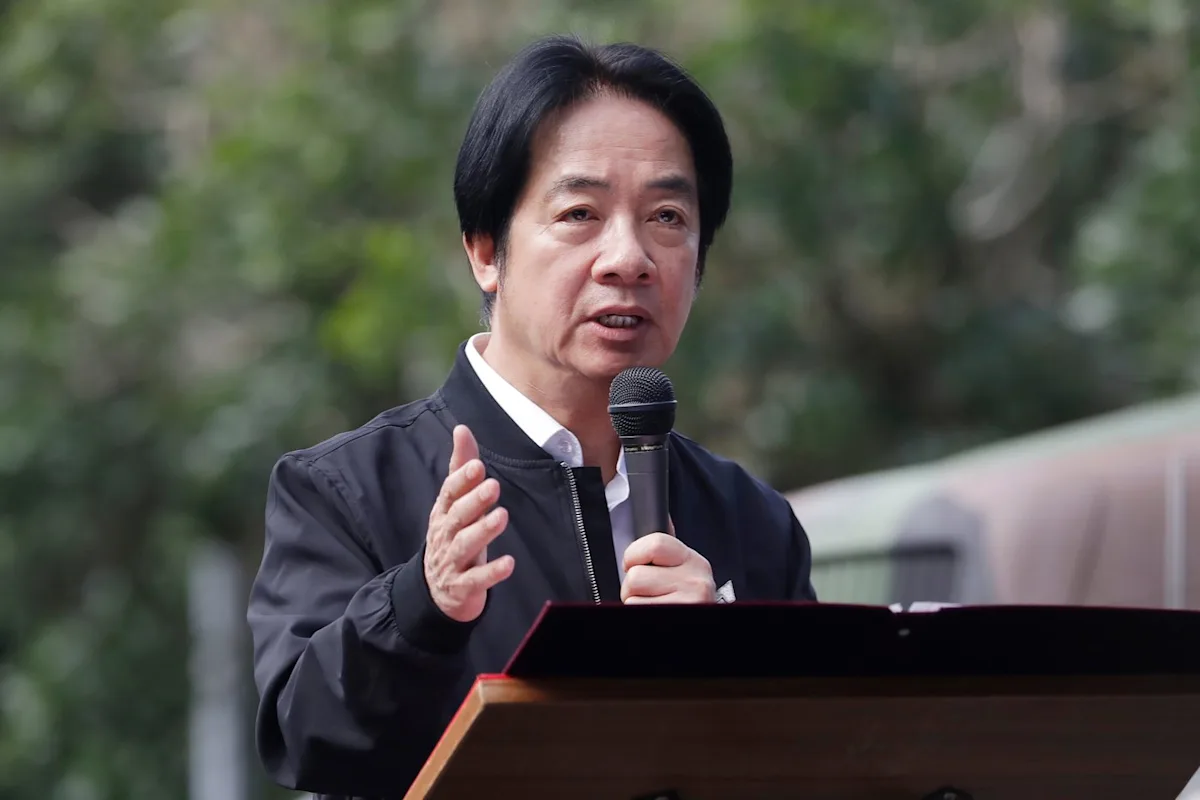 Taiwan’s president lands in Eswatini in a trip delayed by lack of overflight clearance