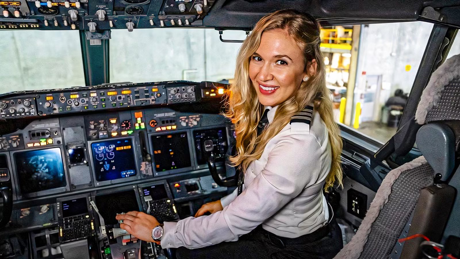 Here’s What A First Officer At A Major US Airline Actually Takes Home In 2026: The Full Breakdown