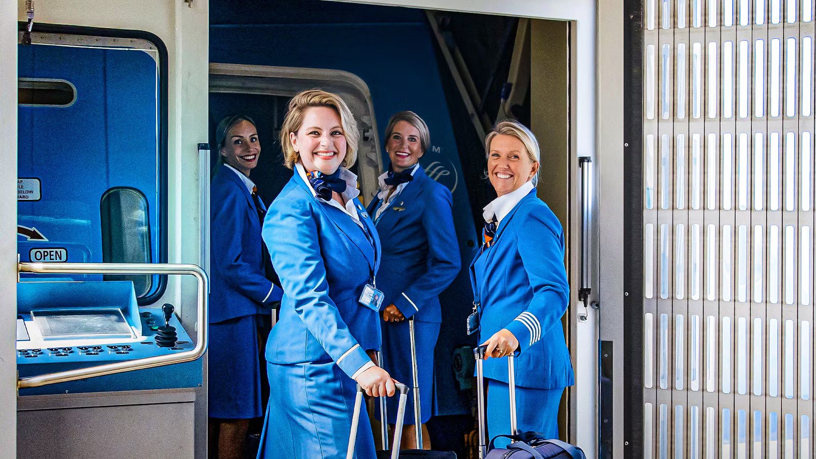 Flight Attendant Reveals The Passenger Habits That Earn You Special Treatment Onboard