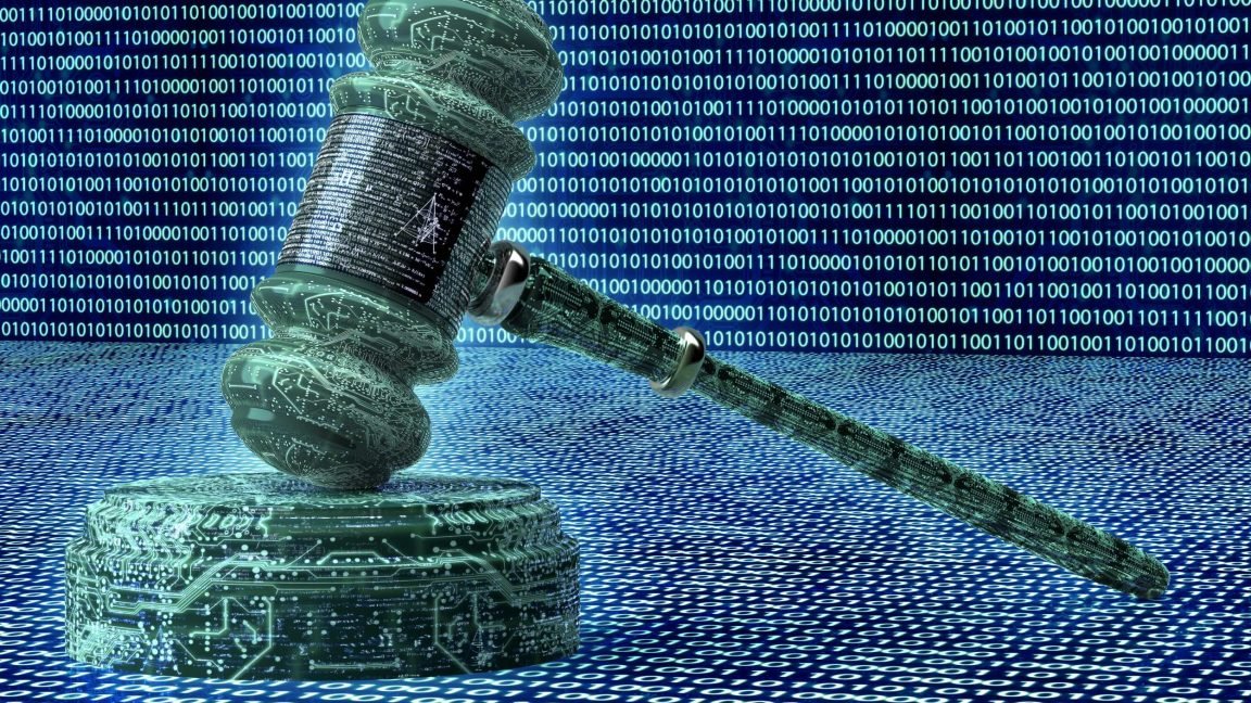 Court strikes down FCC anti-discrimination rule opposed by Internet providers