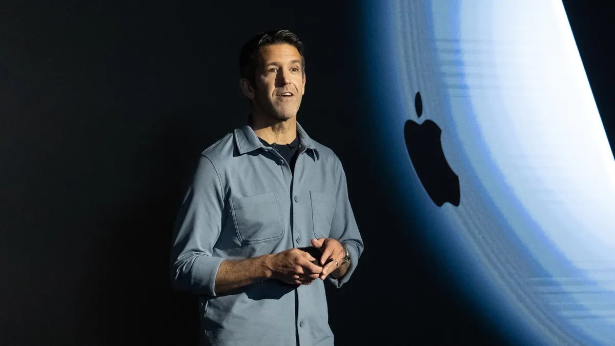 Apple Inks Preliminary Chip Agreement With Intel Amid Shortages, Report Says