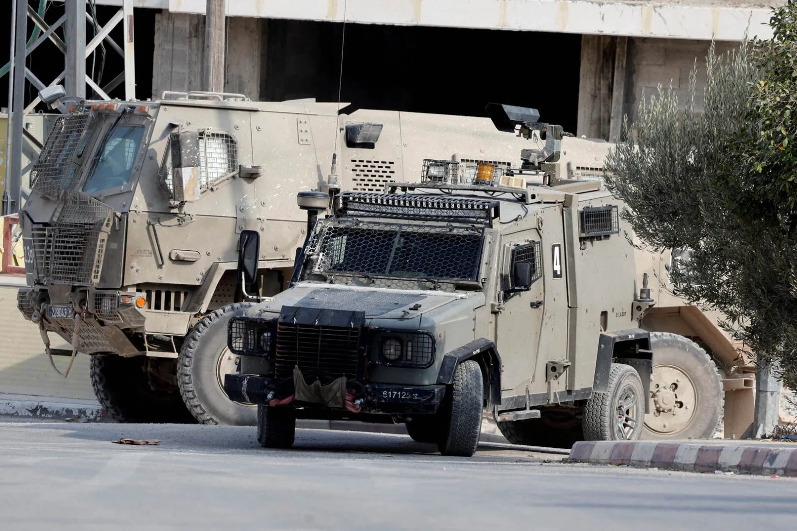 Israeli forces kill Palestinian man in raid on Nablus in occupied West Ban | Occupied West Bank