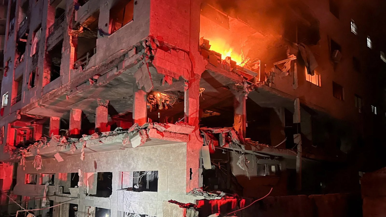 Israel launches deadly air strikes on Gaza City apartment building | Gaza