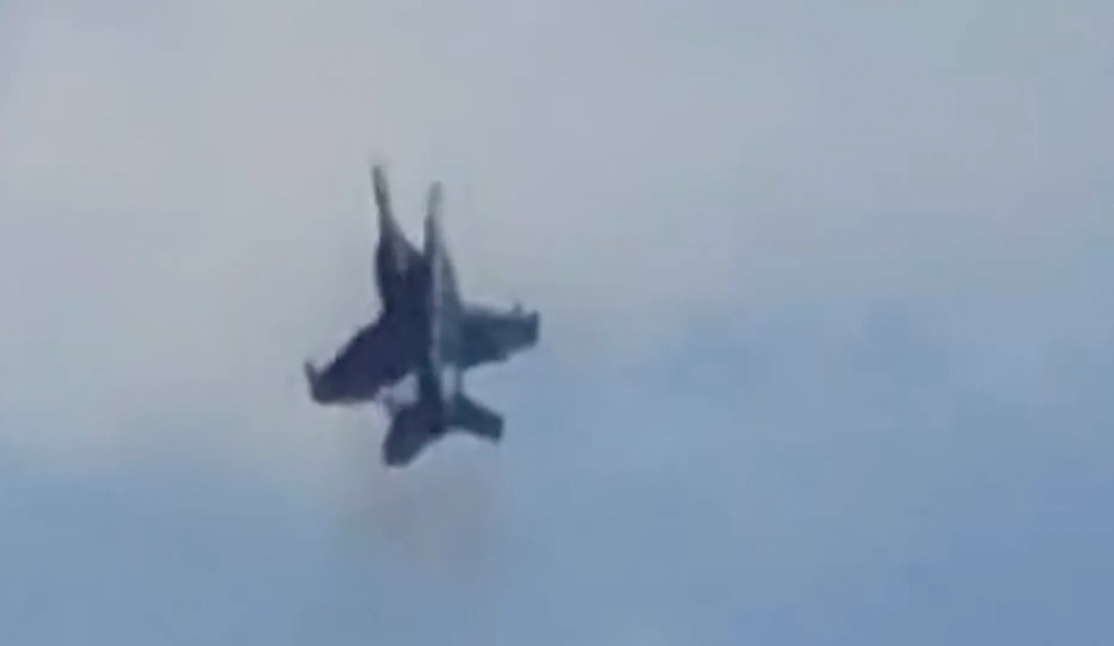Moment of collision between two Navy jets at Idaho air show | Military News