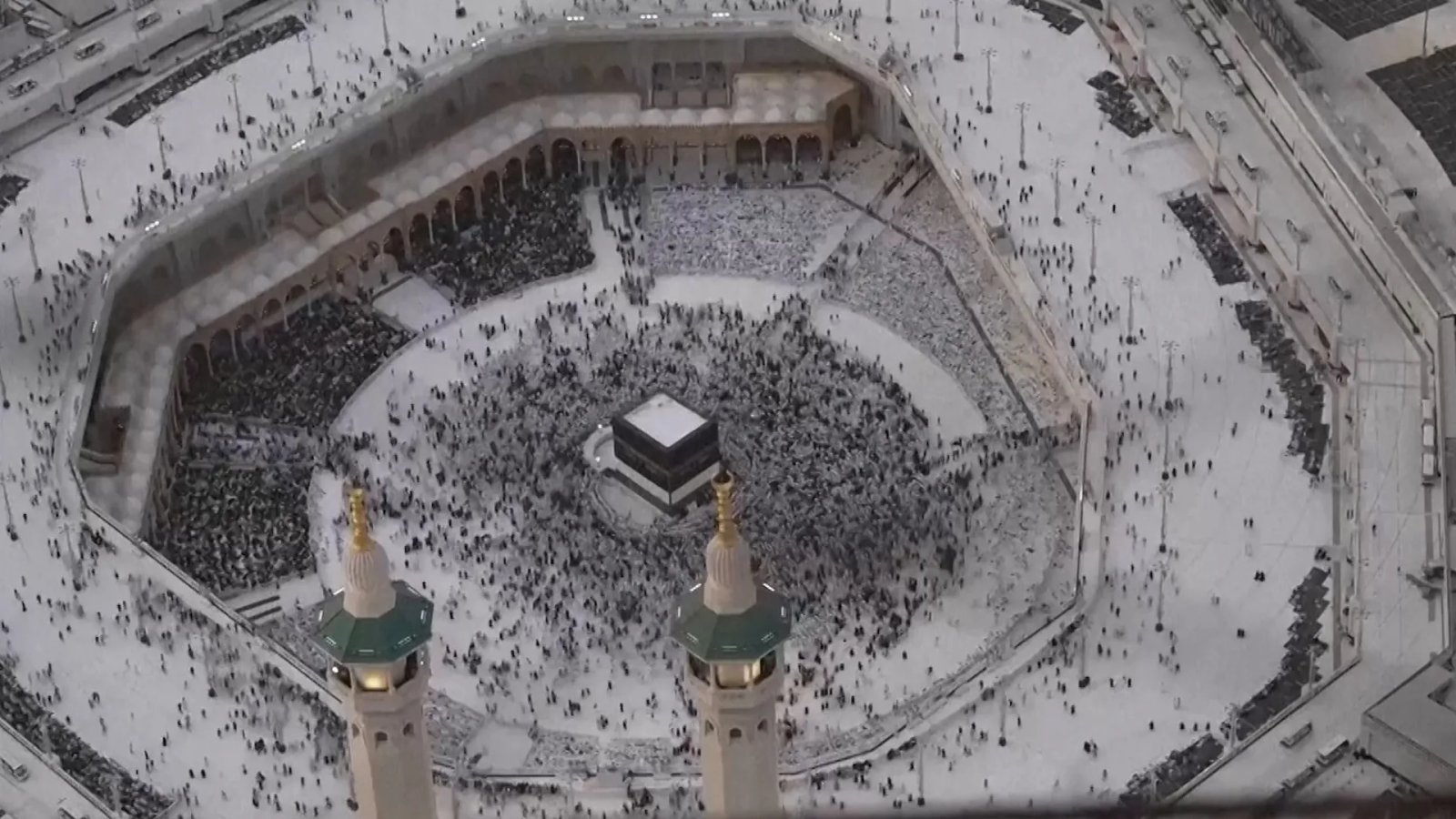 Timelapse shows Hajj pilgrims performing Tawaf in Mecca | Religion
