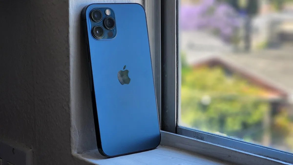 Your Old iPhone Battery Doesn’t Have to Be This Bad. Here’s How to Fix It