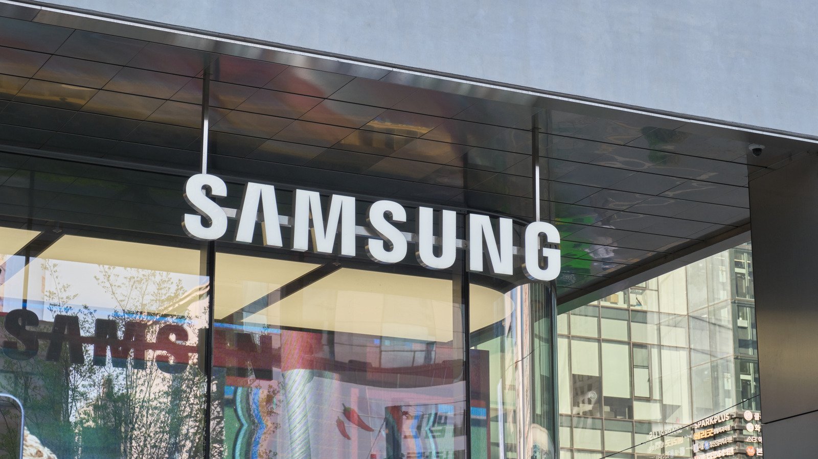 Samsung Faces Strike From Nearly 48,000 Union Workers