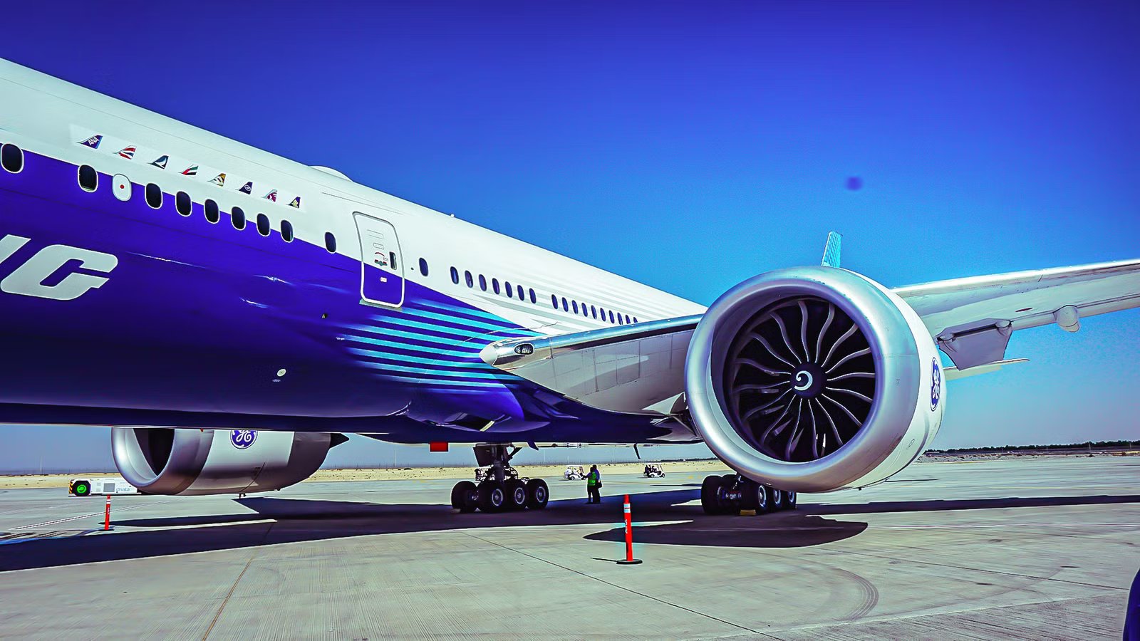 How The World’s Largest Jet Engine’s 2,400°F Combustor Fix Decides The Boeing 777X’s Fate