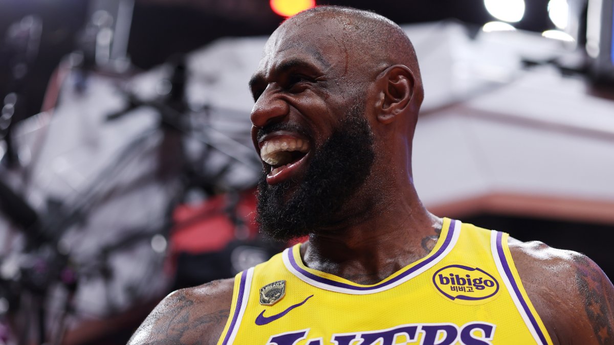 LeBron James adds to his legacy as Lakers eliminate dysfunctional Rockets