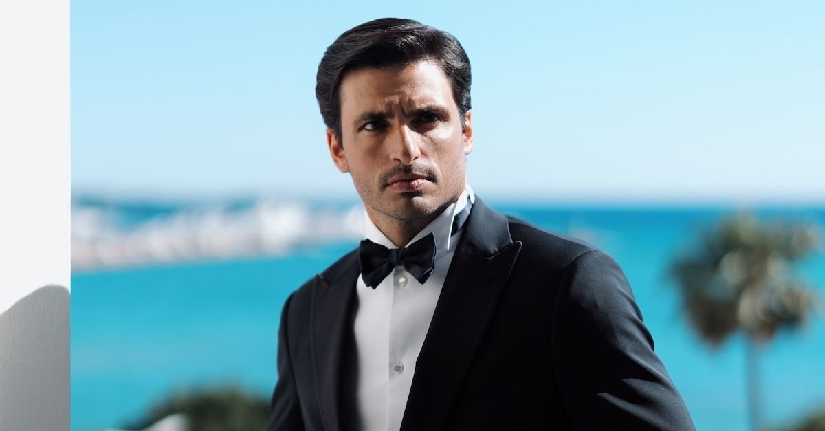 F1 Driver Carlos Sainz Talks Skincare and Race-Day Prep