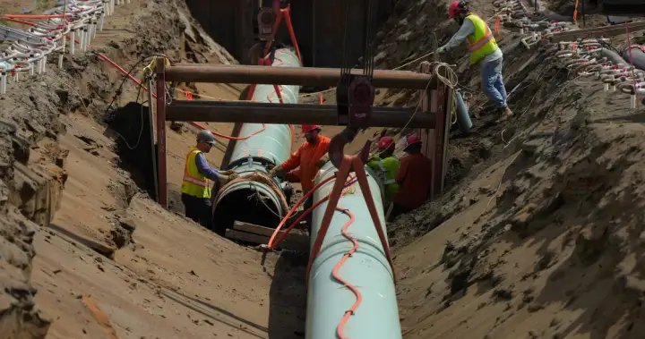 Feds want pipeline projects reviewed by energy regulator instead of impact agency