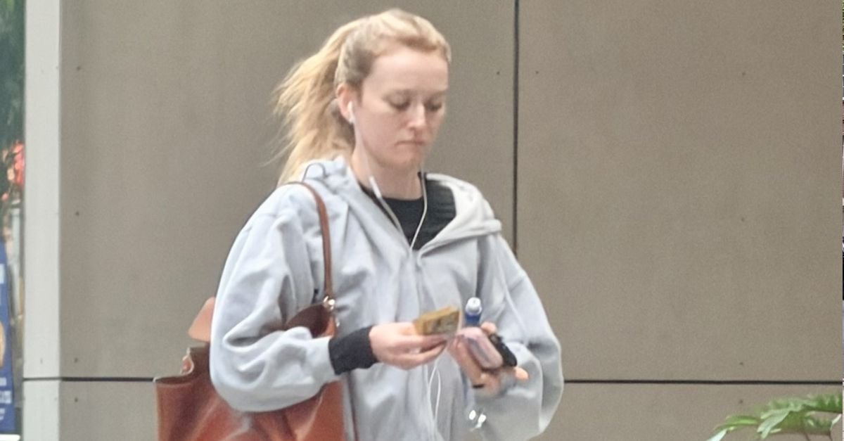 This is the Coolest Way to Wear Leggings and Trainers in 2026