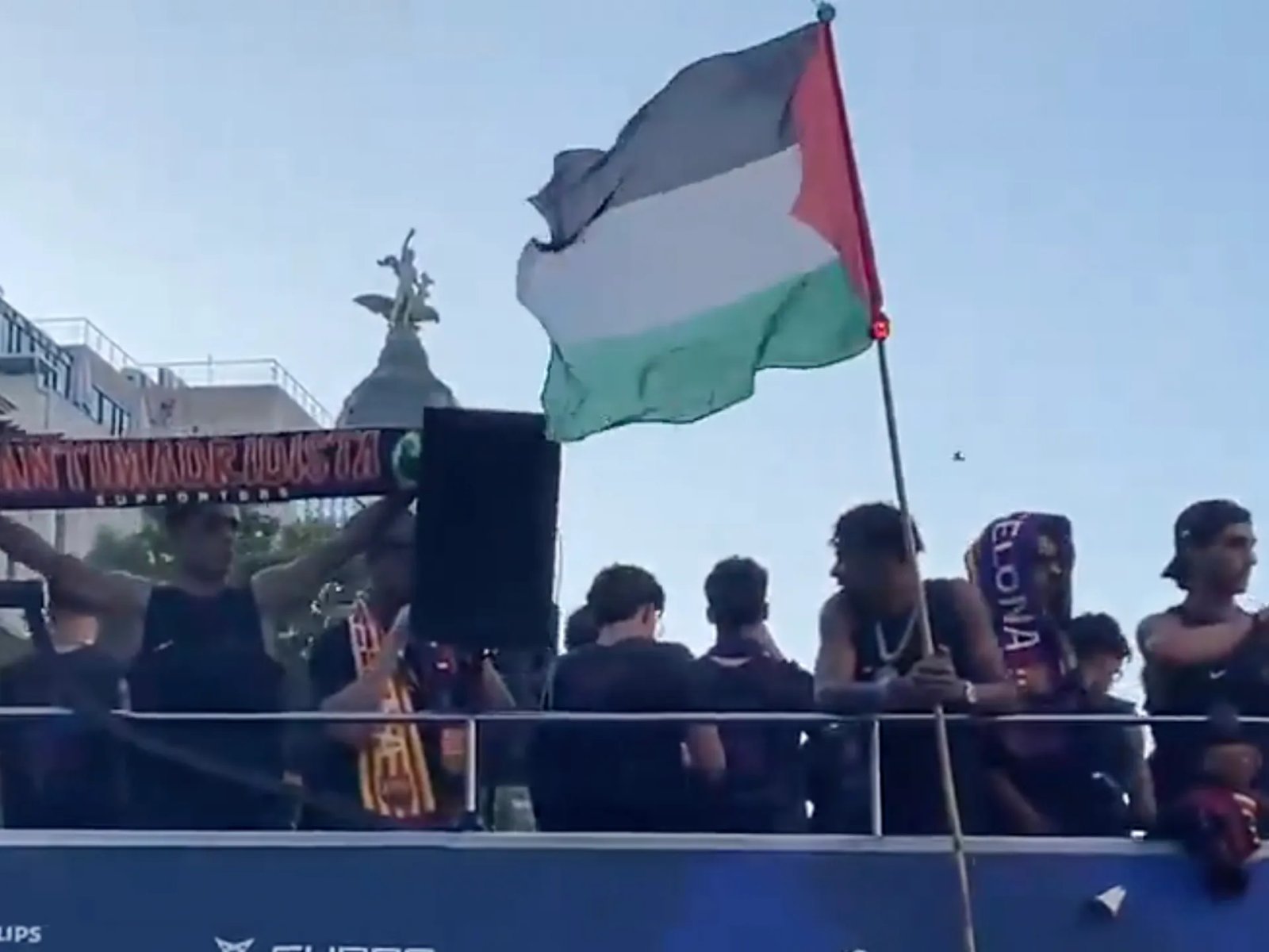 Barcelona player Lamine Yamal waves Palestinian flag at parade | Football
